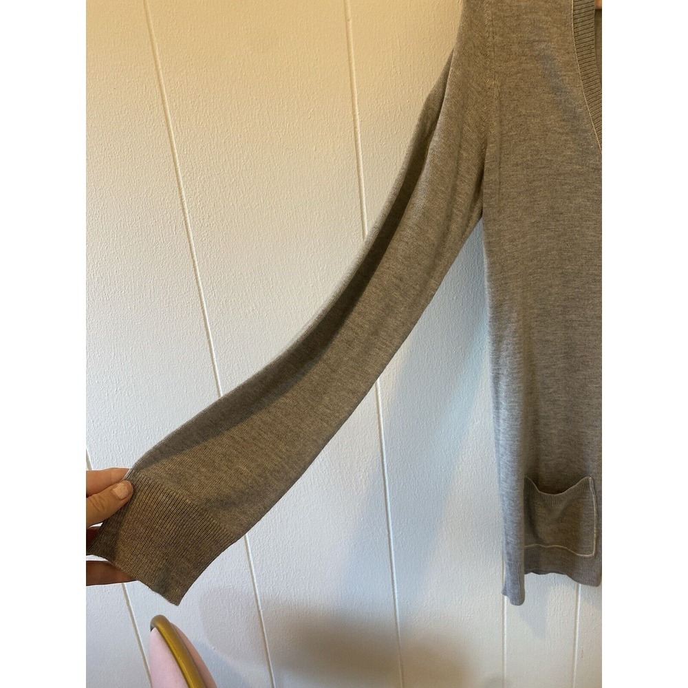 Merino Wool Blend Banana Republic 2 Pocket Grey Cardigan Size M - Picture 4 of 6